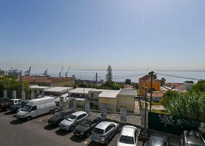 Myplacelisbon - Tagides River View